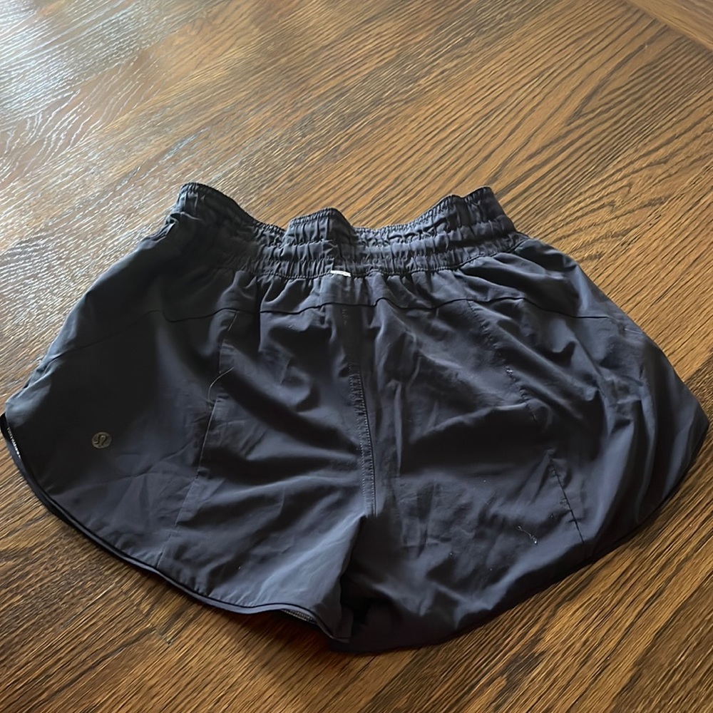 Reversible lululemon shorts size 4 blue print and navy